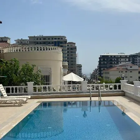 Gold Da Oezel Havuzlu Muhtesem Alanya